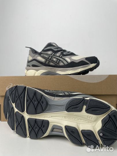 Кроссовки asics