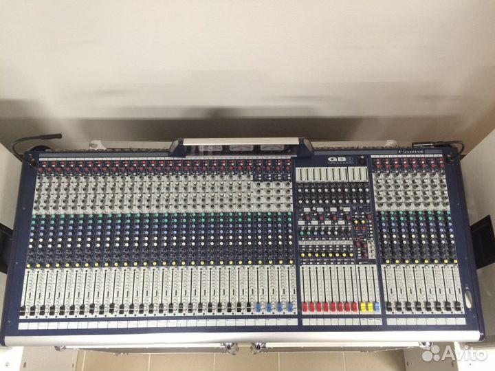 Микшерный пульт soundcraft GB8-32 б/у состояние 4+