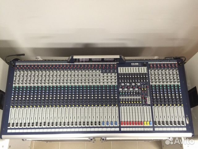 Микшерный пульт soundcraft GB8-32 б/у состояние 4+