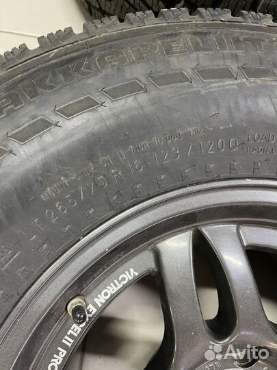 Комлект зимних колёс Nokian 265/75R16 6x139.7 ET20