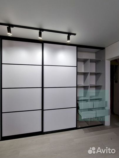 Шкаф в детскую