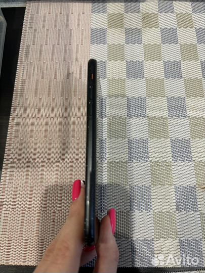 iPhone SE (2020), 128 ГБ