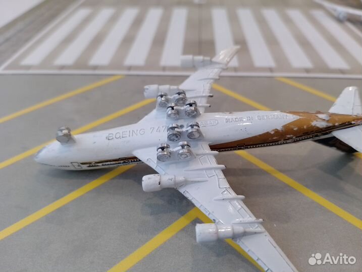 Самолёт Boeing 747 