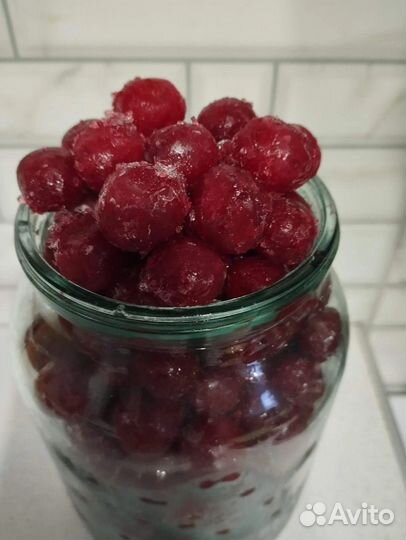 Замороженные ягоды. Вишня, жимолость, смородина