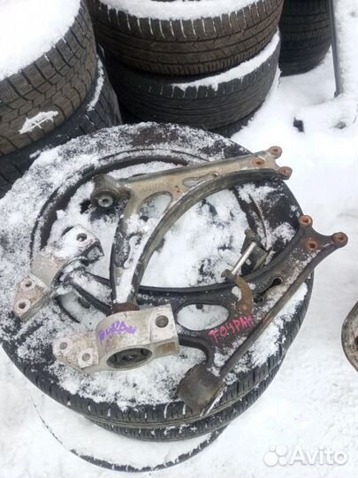 Рычаг подвески передний Volkswagen Touran 1T2 2009