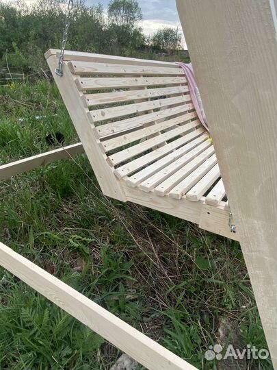 Садовые качели из дерева