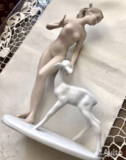 Фарфоровые статуэтки