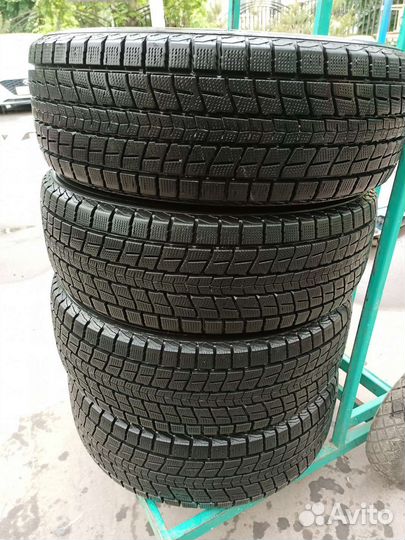 Dunlop Winter Maxx SJ8 225/55 R19