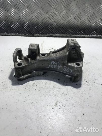 Кронштейн двигателя правый Peugeot 408