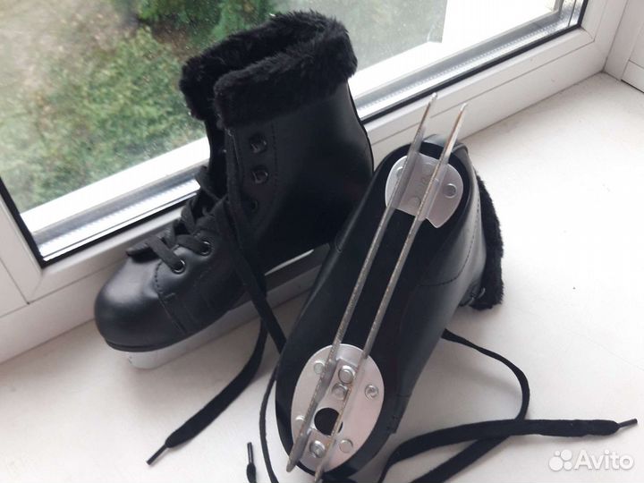 Детские коньки на двойных лезвиях