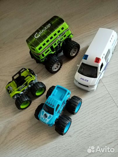 Машинки инерционные