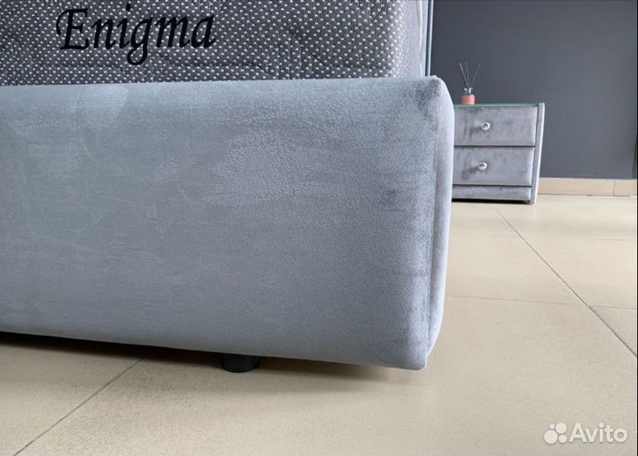 Мягкая двухспальная кровать