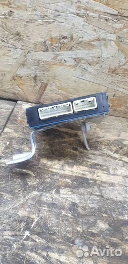 Блок управления освещением Lexus Is 2 2.5 2008