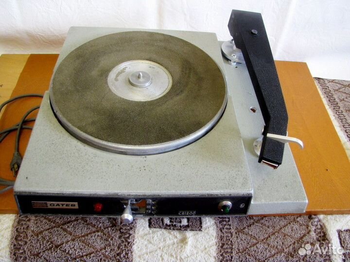 Виниловый проигрыватель Gates CB 1200