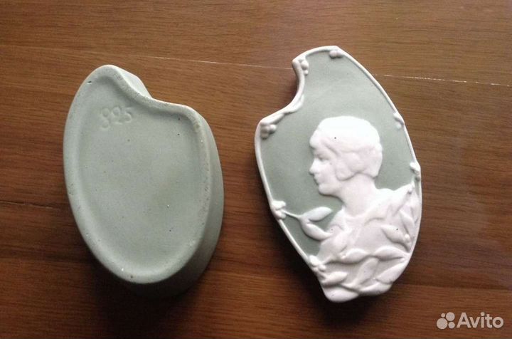 Шкатулка бисквитный фарфор.Вербилки началоXXвека