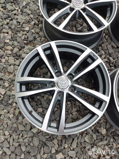 R17 5/114.3 Toyota диски литые