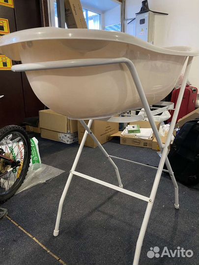 Ванночка для купания с подставкой