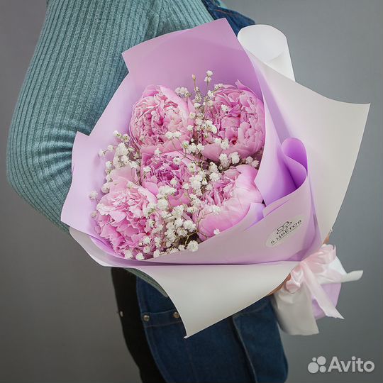 Пионы и гипсофилы букет