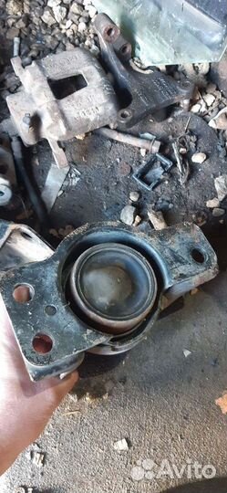 Подушка двигателя ниссан тиида