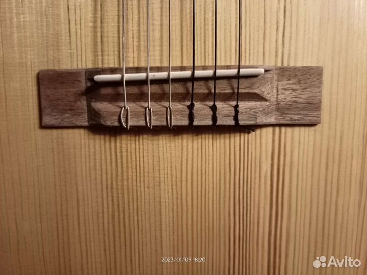 Полумастеровая акустическая гитара Япония