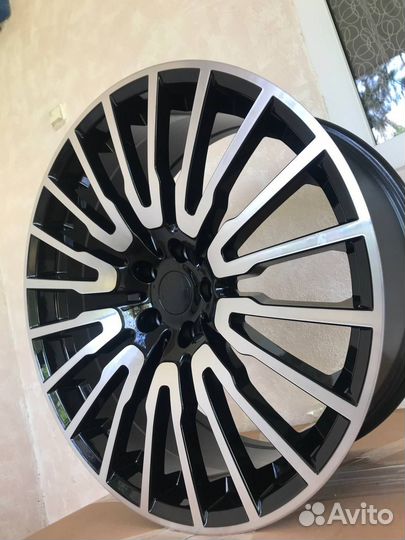 Комплект разношироких алюминиевых дисков