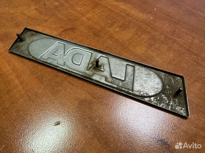 Оригинальный шильдик LADA Konela ваз2101