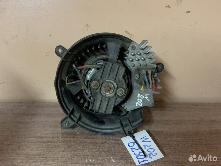 Моторчик отопителя Мерседес W202