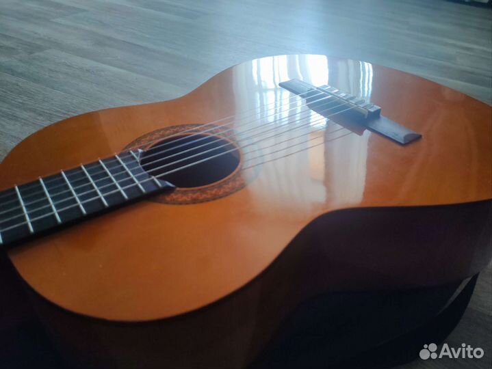 Классическая гитара yamaha c40