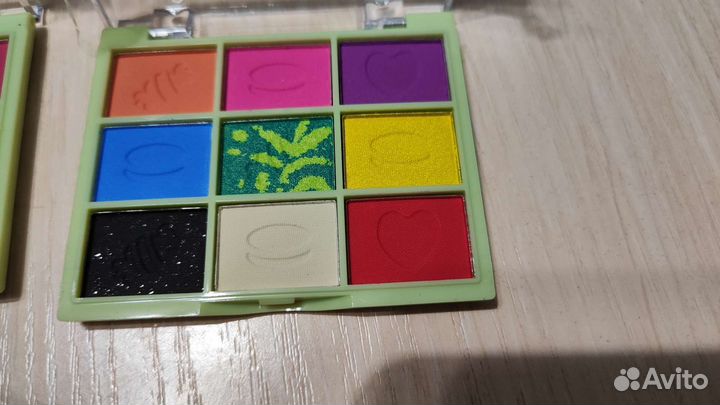 Тени для век