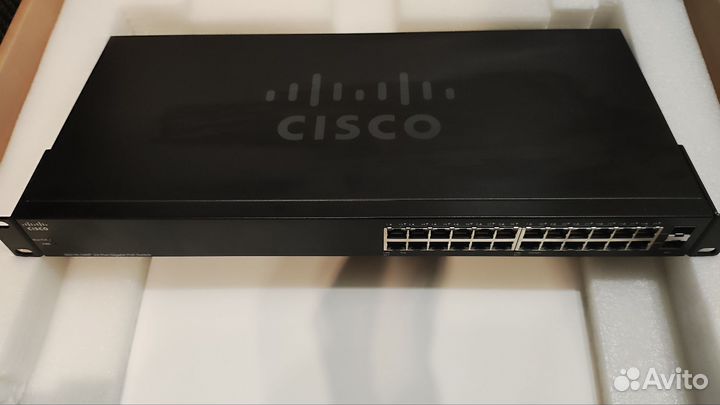 Коммутатор Cisco 24 Gigabit / 12 PoE