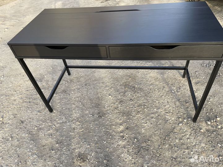 Компьютерный стол IKEA