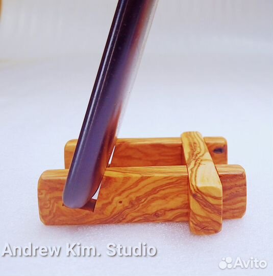 Подставка для смартфона оливковое дерево