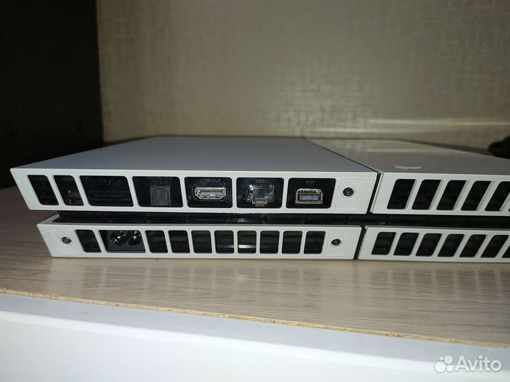 Приставка Sony PlayStation 4 White 500gb 2 джоя