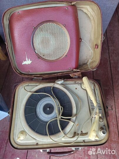 Проигрыватель винила 