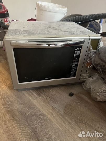 Стиральная машина и микроволновка