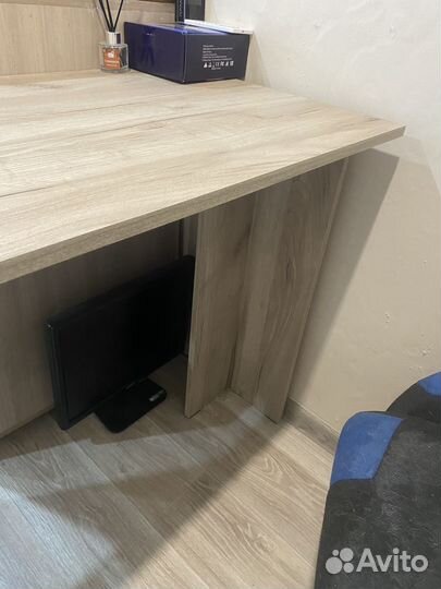 Угловой письменный стол Loft с полками