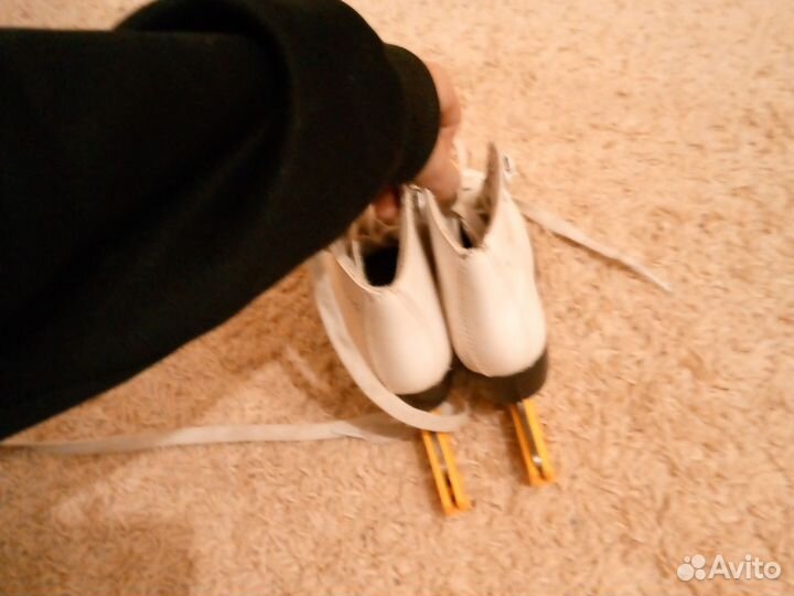 Фигурные коньки Nicole