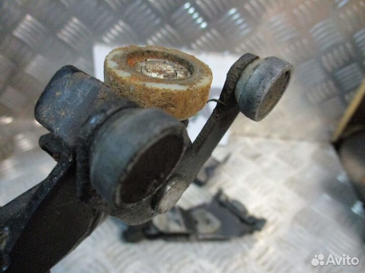 Ролик сдвижной правой двери Vw Caddy 3 2007г