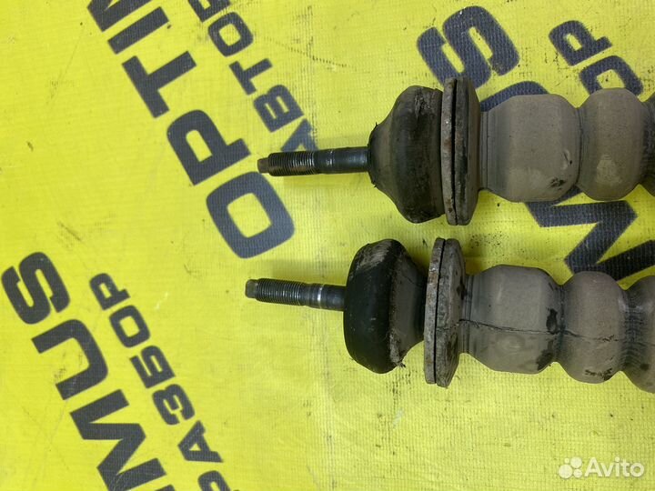 Задние стойки Audi 80 B4