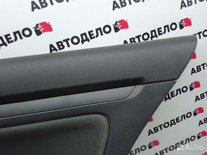 Обшивка двери з/п Volkswagen Golf MK5 2006