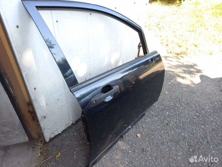 Правая перед.дверь на сузуки лиана