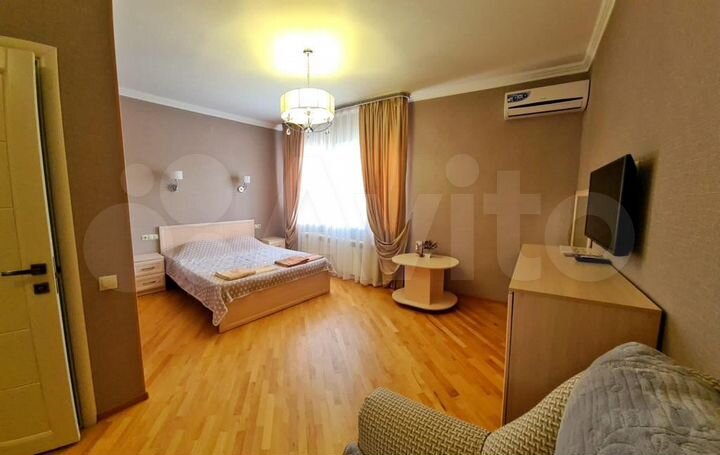 Коттедж 450 м² на участке 10 сот.