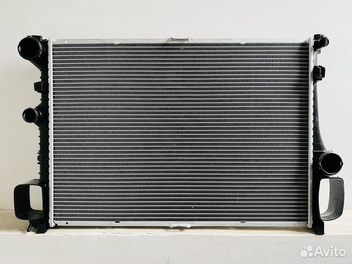 A2215003203 Радиатор охлаждения Mercedes W221