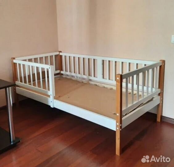 Кроватка Лисенок для малыша с бортиком из натураль