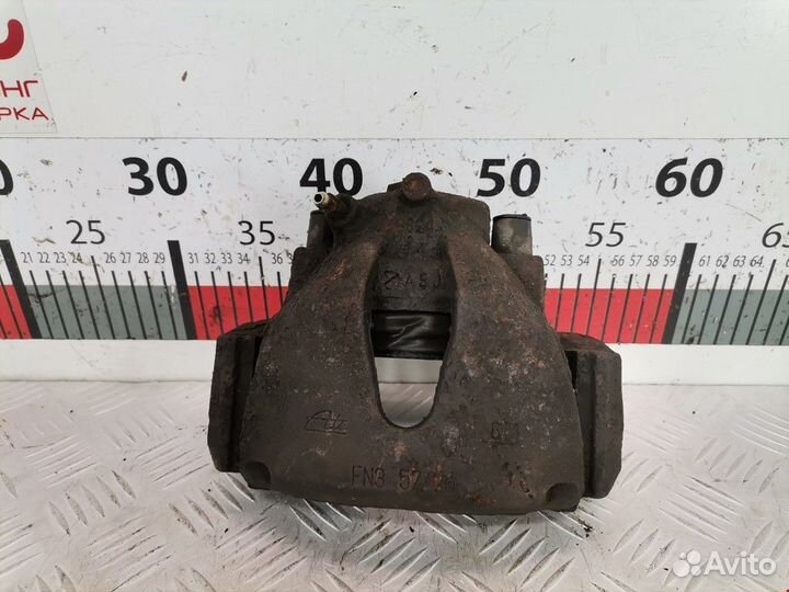 Суппорт передний правый Opel Zafira (A) 2000