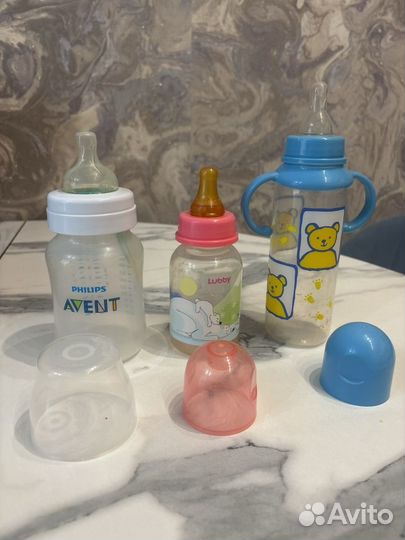 Бутылочки детские, столовые приборы, нагрудник