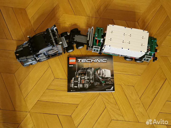 Lego Technic грузовик mack. 42078