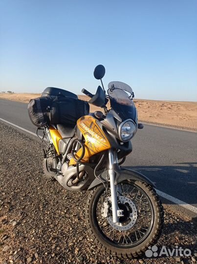 Honda Transalp XL700V