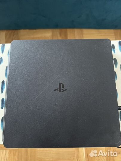 Playstation 4 Slim (500gb) + два джойстика