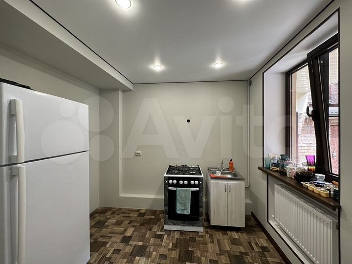 4-к. квартира, 140 м², 1/2 эт.